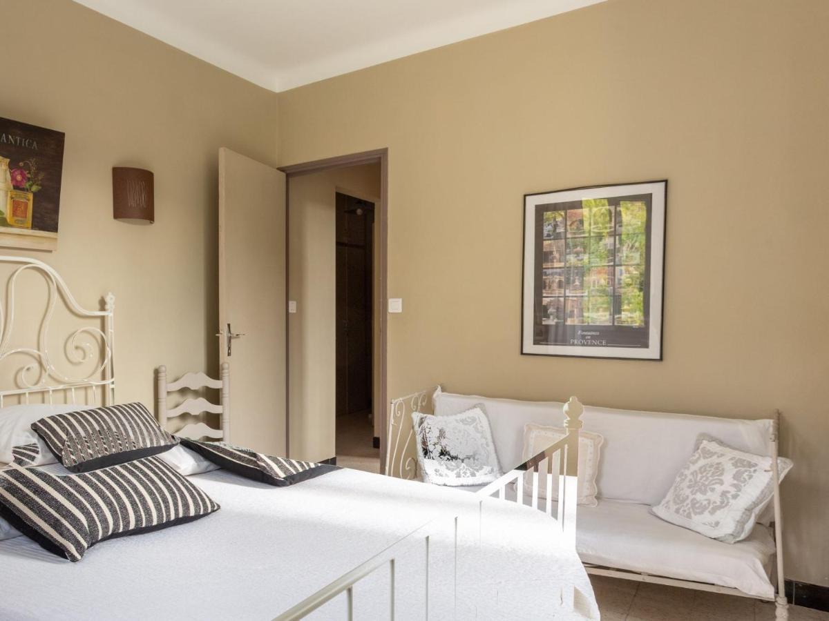 Holiday Home Le Cedre - Mbe101 By Interhome Менерб Экстерьер фото